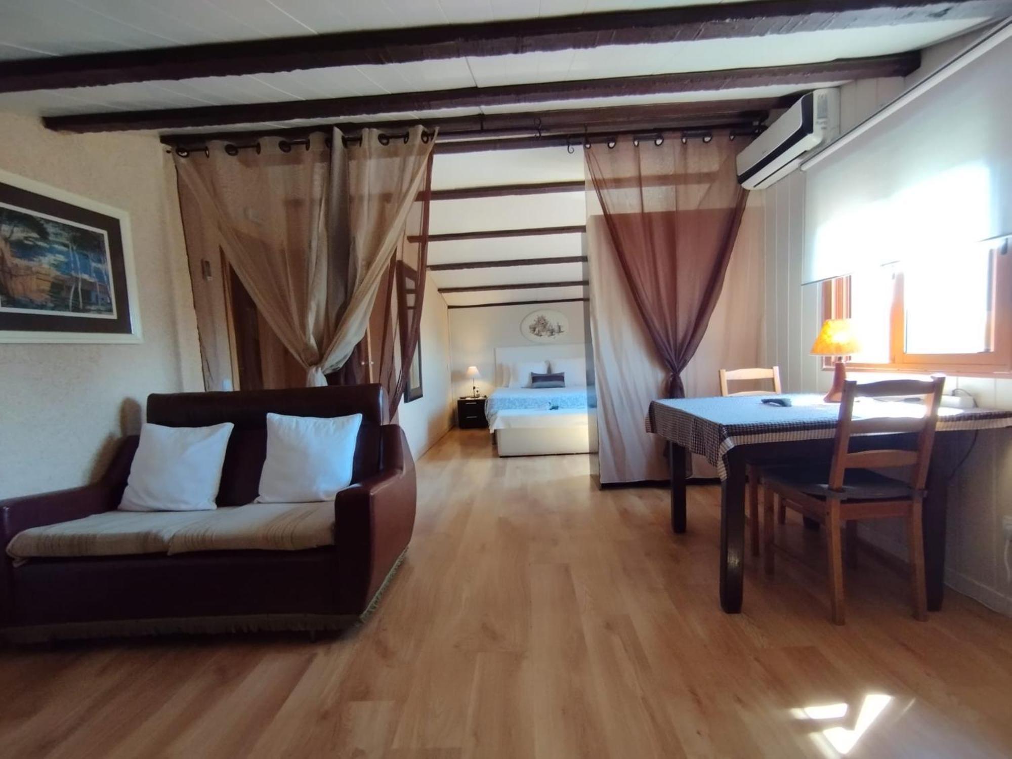 Can Gual Guest House Lametlla Del Valles Ngoại thất bức ảnh